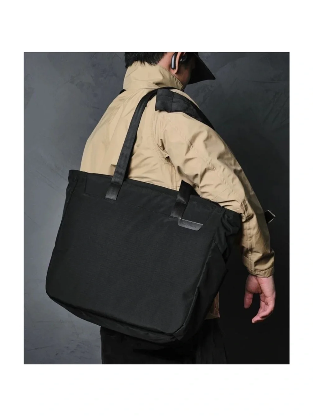 NWT Black Alpaka Metro Weather-Resistant Laptop Tote - Axoflux 210D